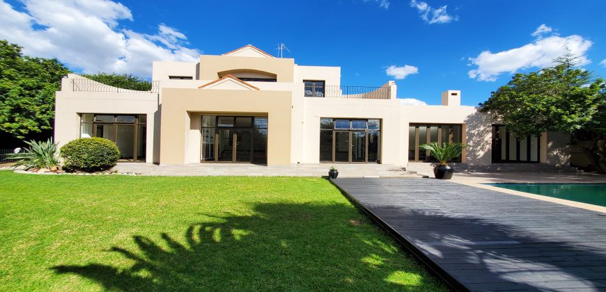 6 Bedroom Pet-friendly House for Rent: Dainfern Golf Estate