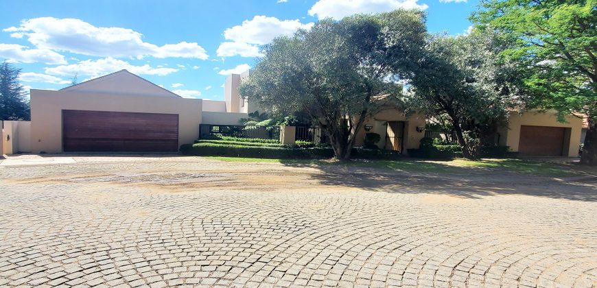6 Bedroom Pet-friendly House for Rent: Dainfern Golf Estate