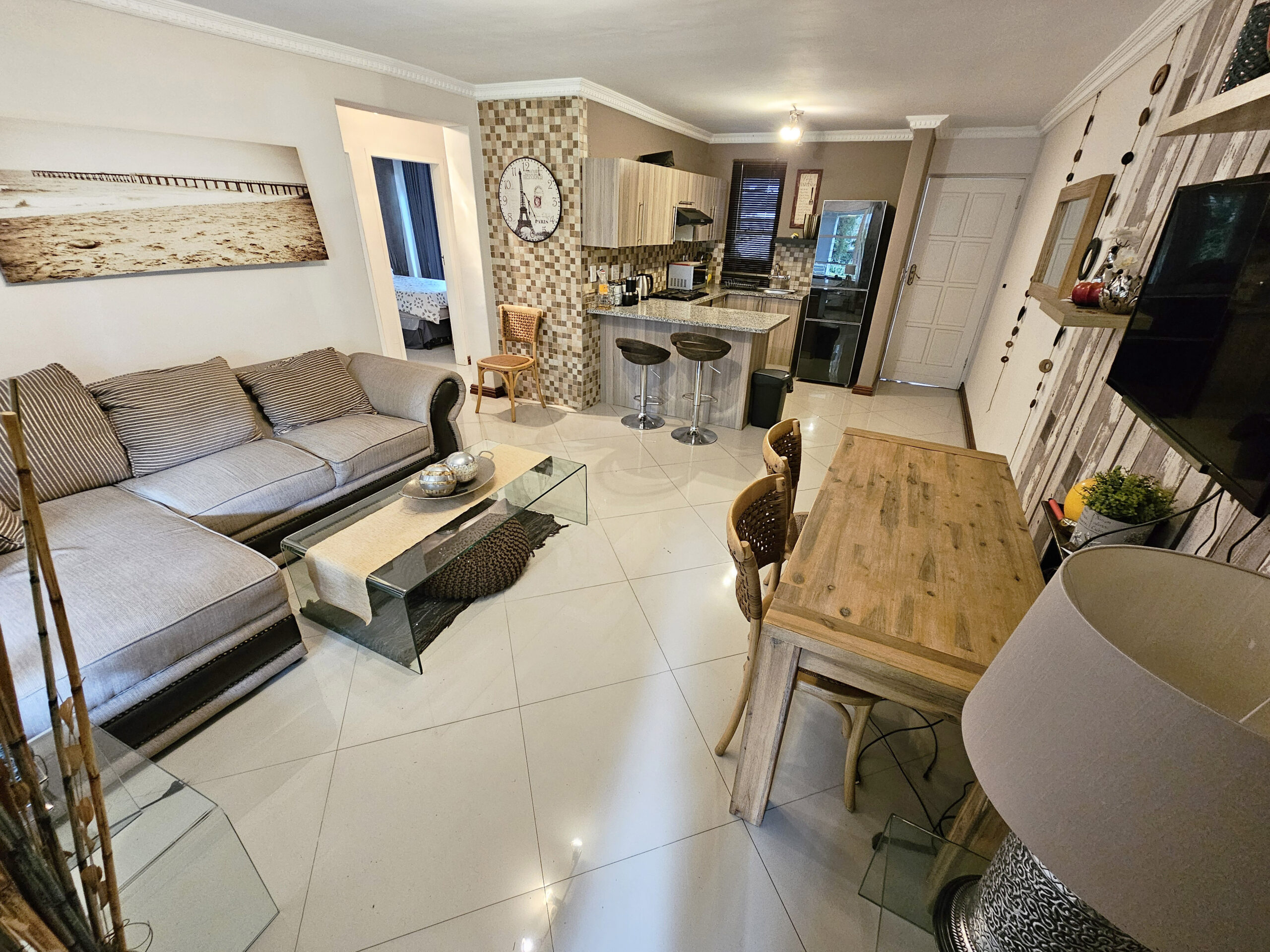 Fully Furnished 2 Bedroom Apartment for Rent: Morningside: Sandton Fully Furnished 2 Bedroom Apartment for Rent: Morningside: Sandton