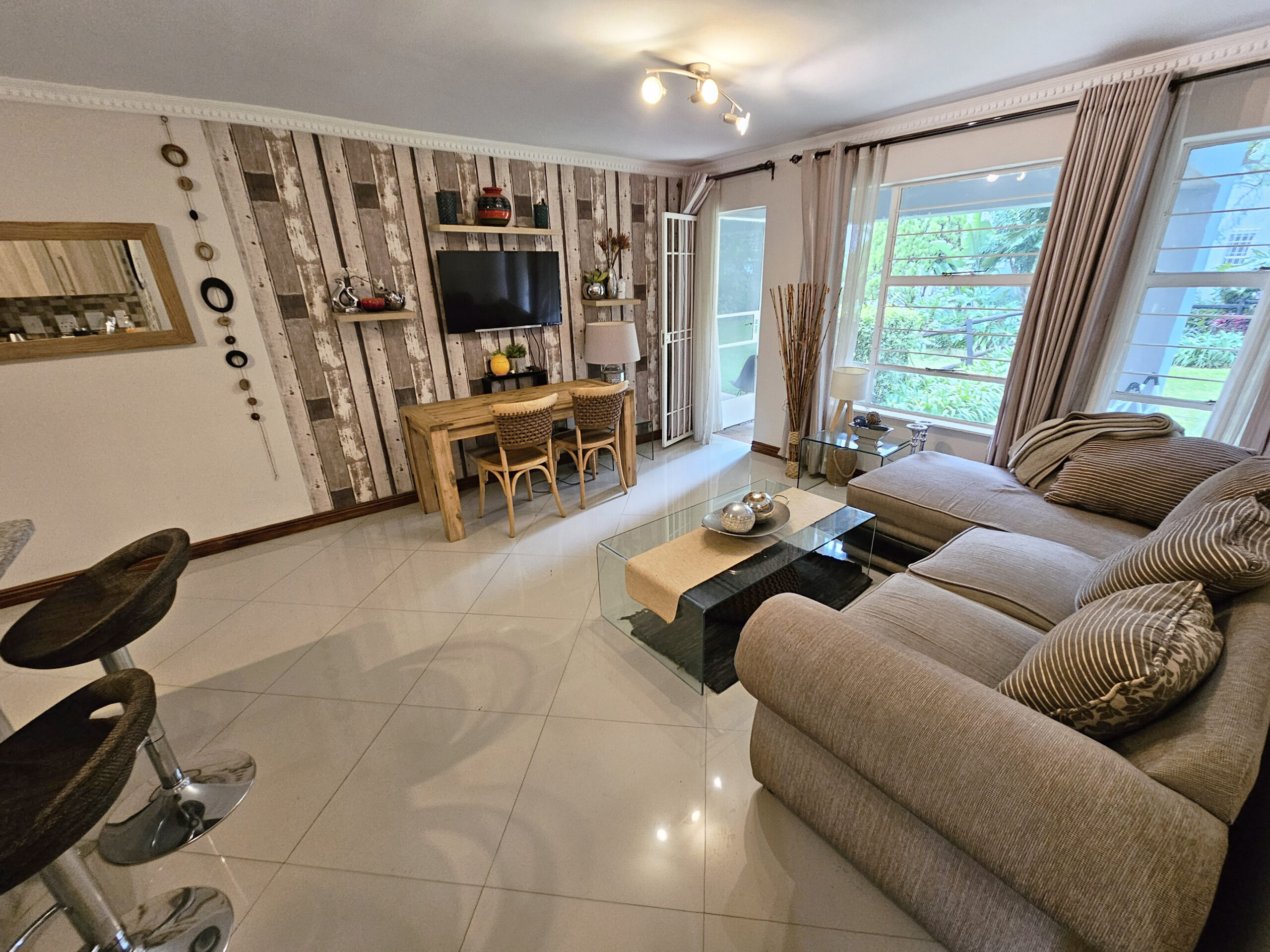 Fully Furnished 2 Bedroom Apartment for Rent: Morningside: Sandton Fully Furnished 2 Bedroom Apartment for Rent: Morningside: Sandton