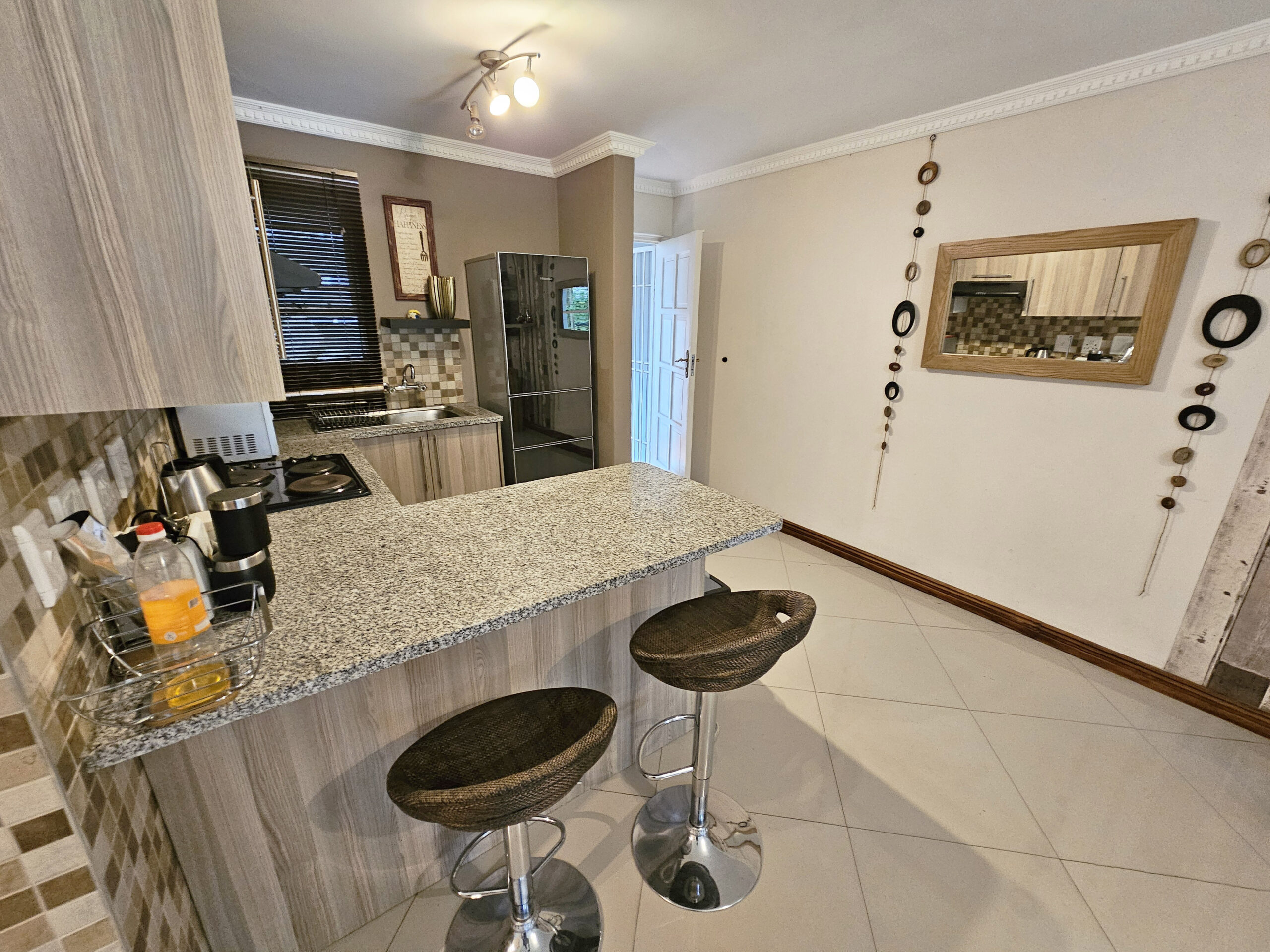 Fully Furnished 2 Bedroom Apartment for Rent: Morningside: Sandton Fully Furnished 2 Bedroom Apartment for Rent: Morningside: Sandton