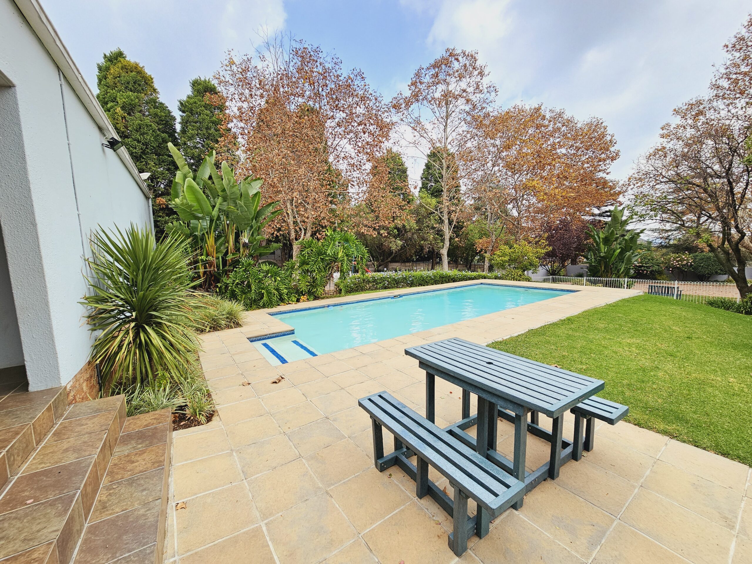 Fully Furnished 2 Bedroom Apartment for Rent: Morningside: Sandton Fully Furnished 2 Bedroom Apartment for Rent: Morningside: Sandton