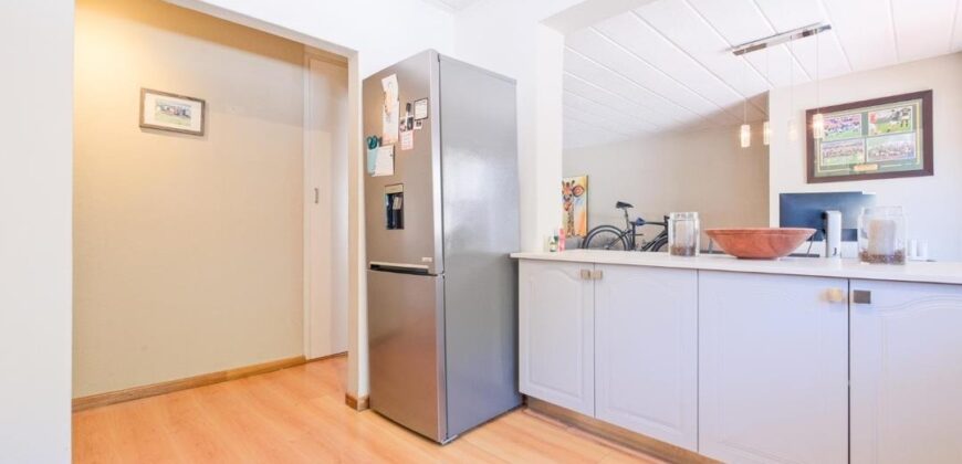 2 Bedroom apartment For Sale: Bryanston, Sandton