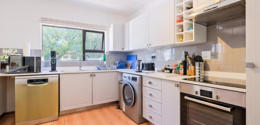 2 Bedroom apartment For Sale: Bryanston, Sandton