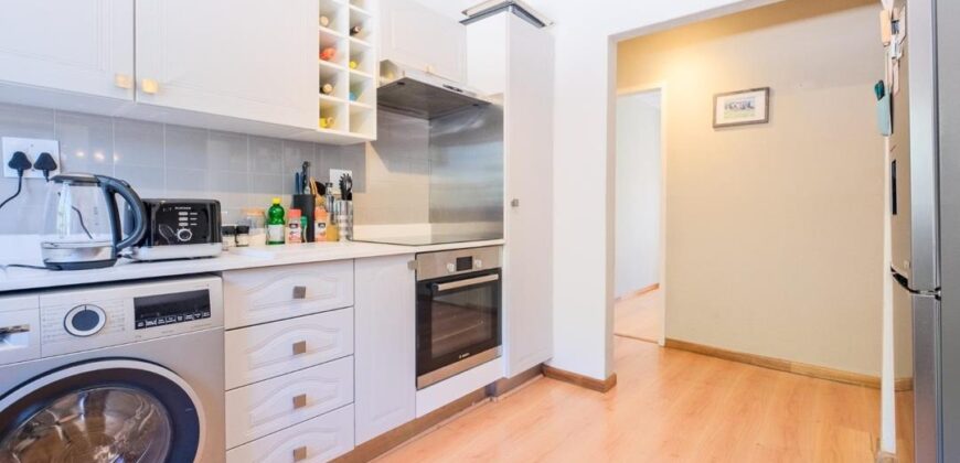 2 Bedroom apartment For Sale: Bryanston, Sandton