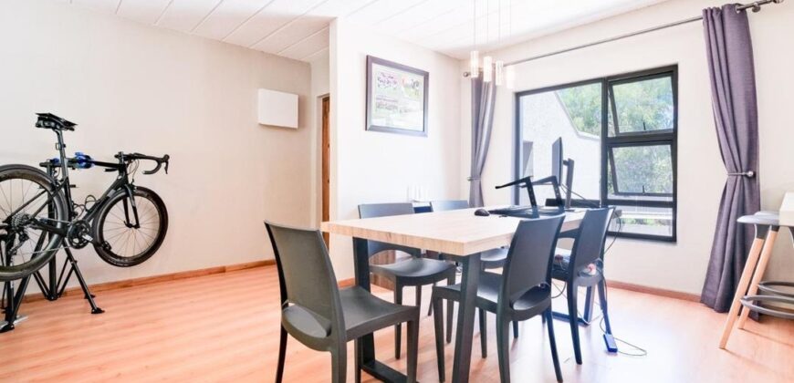 2 Bedroom apartment For Sale: Bryanston, Sandton