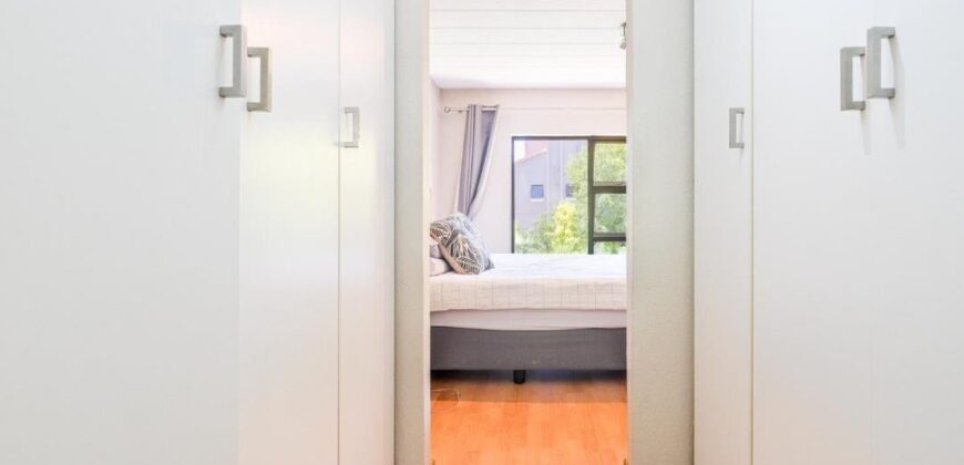 2 Bedroom apartment For Sale: Bryanston, Sandton