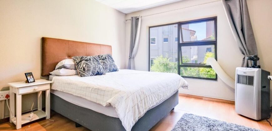 2 Bedroom apartment For Sale: Bryanston, Sandton