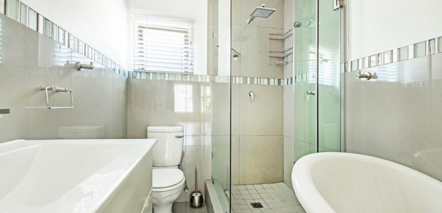 2 Bedroom apartment For Sale: Bryanston, Sandton