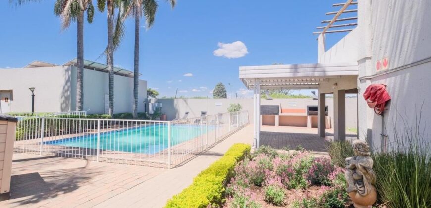 2 Bedroom apartment For Sale: Bryanston, Sandton