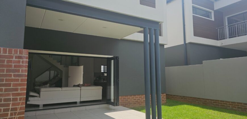 3 Bedroom Townhouse for Sale: Sunninghill: Sandton