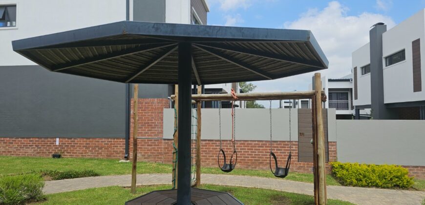 3 Bedroom Townhouse for Sale: Sunninghill: Sandton