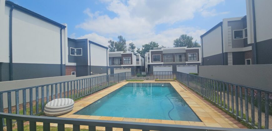 3 Bedroom Townhouse for Sale: Sunninghill: Sandton