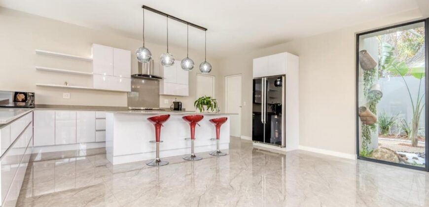 4 Bedroom House for Sale in Bryanston East: Sandton