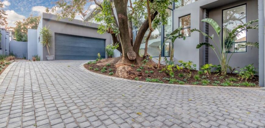 4 Bedroom House for Sale in Bryanston East: Sandton