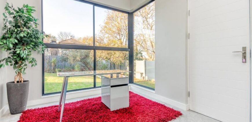 4 Bedroom House for Sale in Bryanston East: Sandton