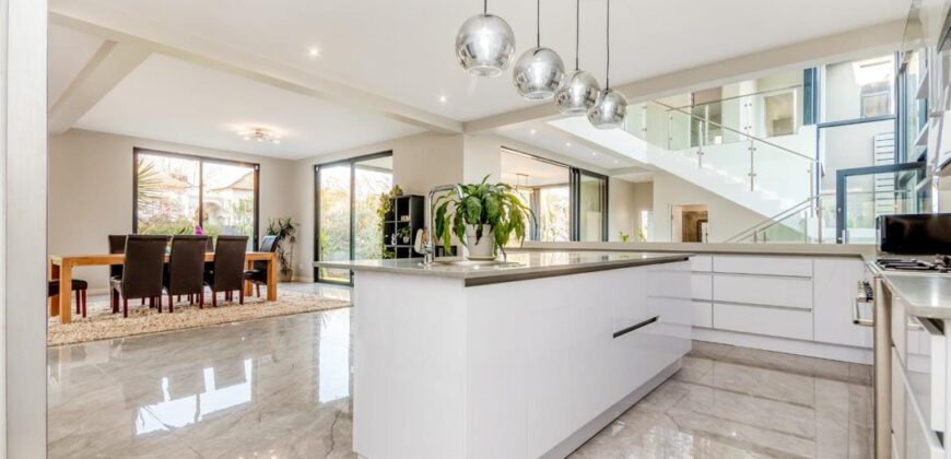4 Bedroom House for Sale in Bryanston East: Sandton