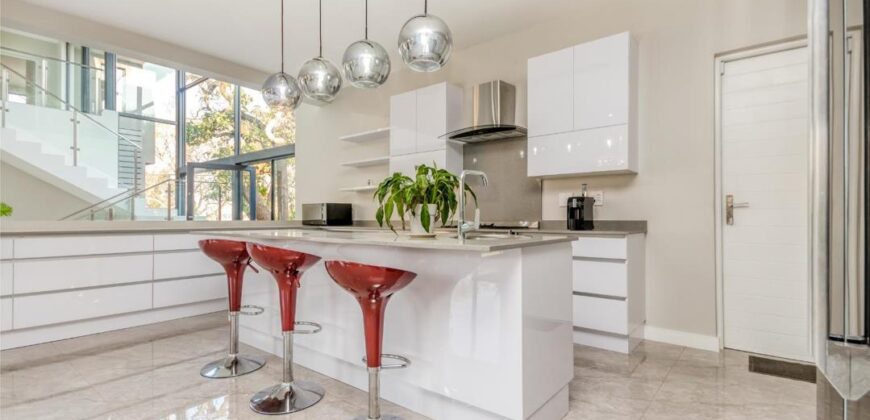 4 Bedroom House for Sale in Bryanston East: Sandton