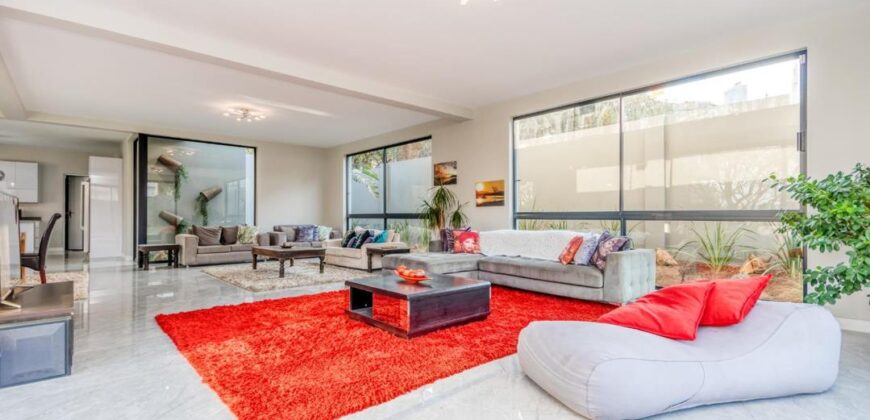 4 Bedroom House for Sale in Bryanston East: Sandton
