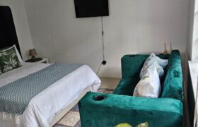 1 Bedroom Garden Cottage to Rent: Meadowhurst, Sandton