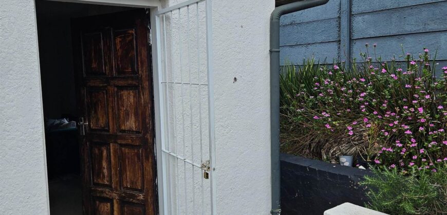 1 Bedroom Garden Cottage to Rent: Meadowhurst, Sandton