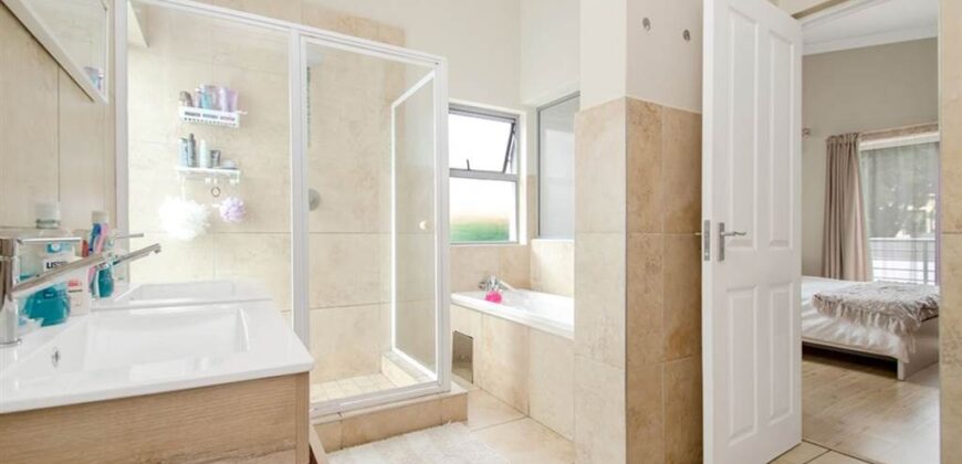 3 Bedroom House For Sale: Craigavon, Sandton