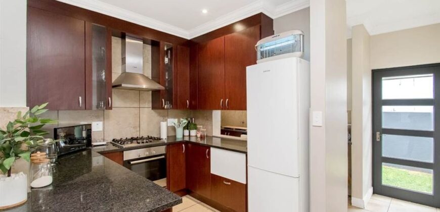 3 Bedroom House For Sale: Craigavon, Sandton