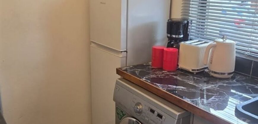 Studio Apartment For Rent: Buccleuch, Sandton