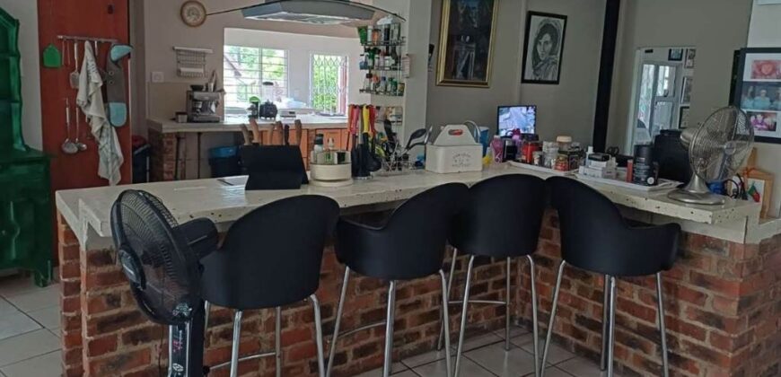 3 Bedroom House For Rent: Fontainebleu, Randburg