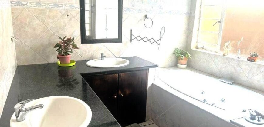 3 Bedroom House For Rent: Fontainebleu, Randburg