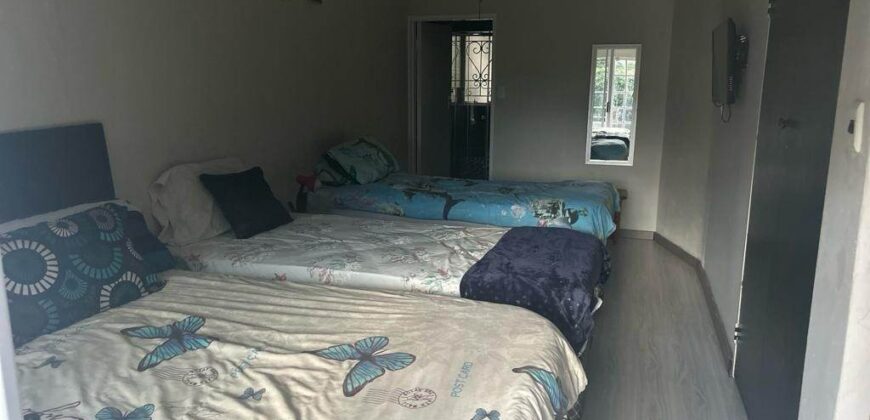 3 Bedroom House For Rent: Fontainebleu, Randburg
