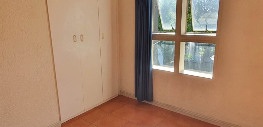 1 Bedroom Apartment: Magaliessig, Johannesburg North