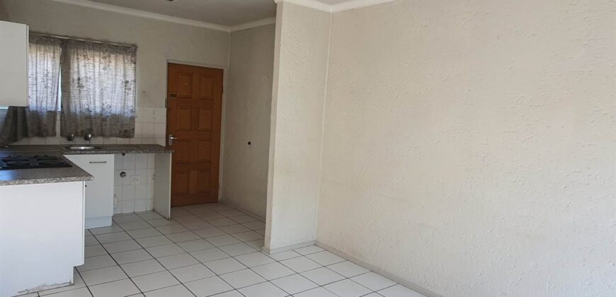1 Bedroom Apartment: Magaliessig, Johannesburg North
