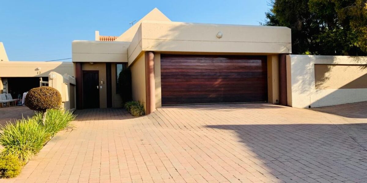 3 Bedroom Townhouse to Rent in Lonehill, Sandton