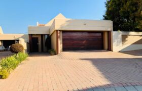 3 Bedroom Townhouse to Rent in Lonehill, Sandton 3 Bedroom Townhouse to Rent in Lonehill, Sandton