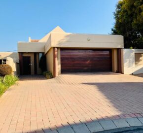 3 Bedroom Townhouse to Rent in Lonehill, Sandton